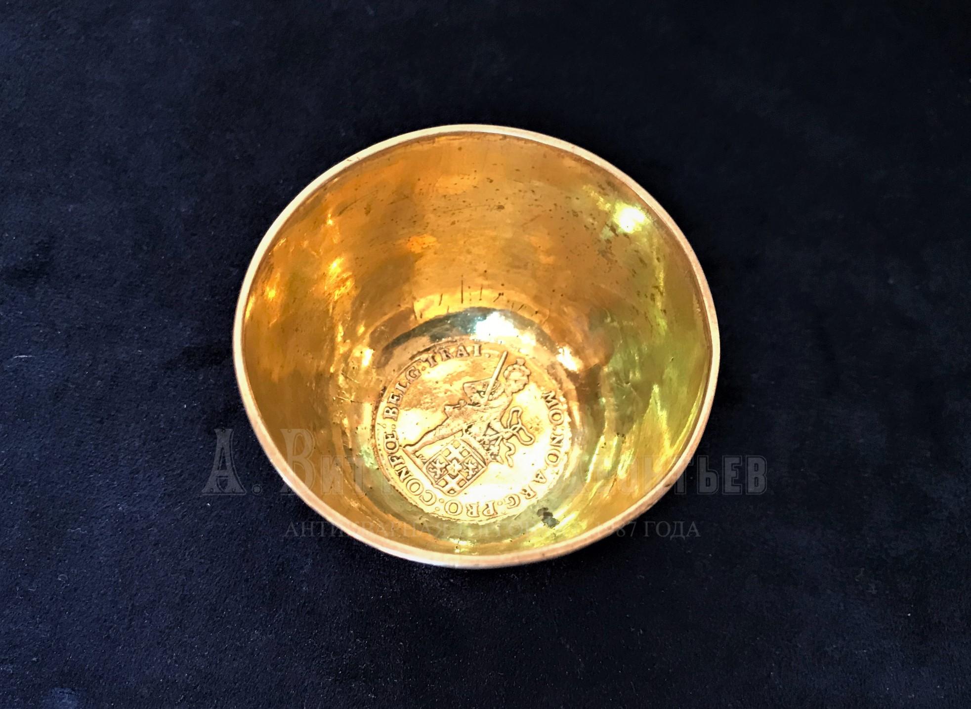 Серебряная чарка с талером русская серебряная купить